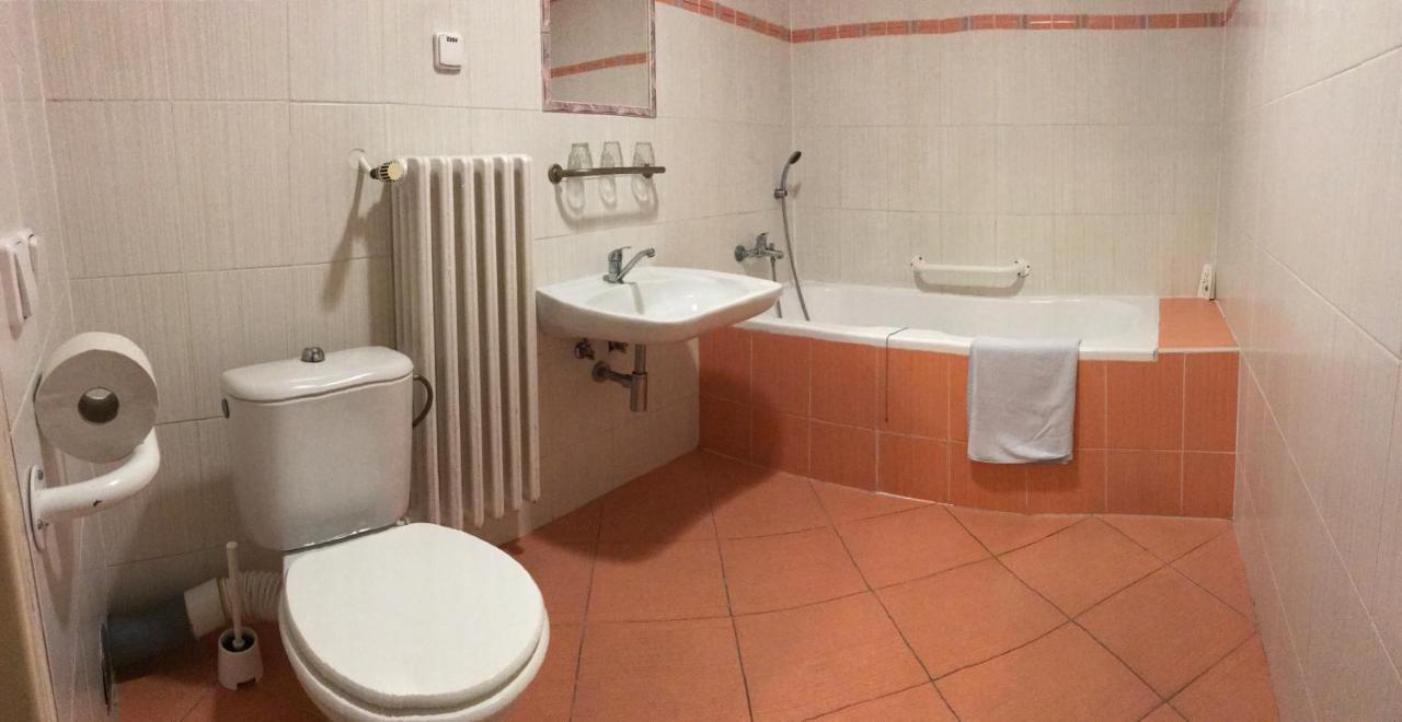Hotel Remy Bratislava Eksteriør billede